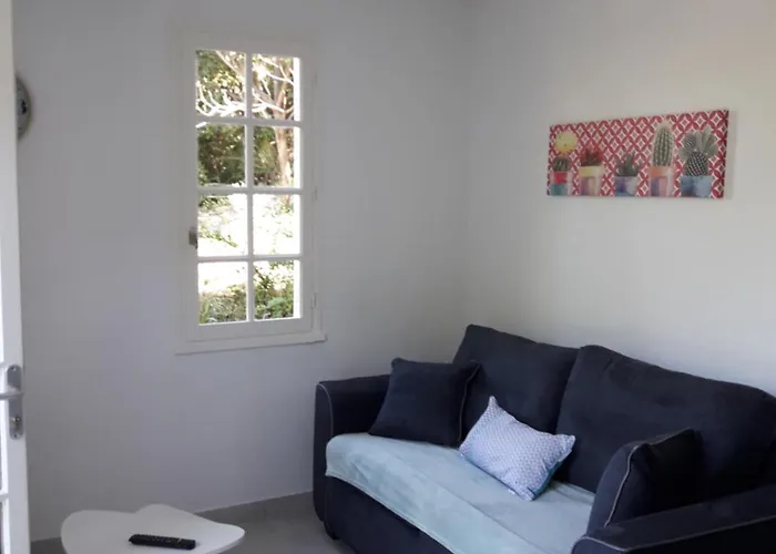 Le Repos Des Cretes * Кавалер-сюр-Мер